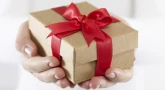 5 choses à savoir avant d'offrir un cadeau à votre conjoint