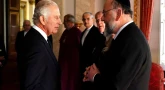 Quand le roi Charles surveille l’heure d’entrée de Chabbath…