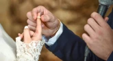 Couple : La bague au doigt, un beau message pour les futurs mariés !