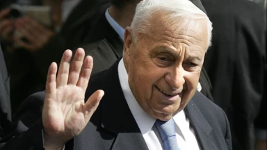 Pourquoi si peu de monde à l'enterrement du héros Ariel Sharon ?