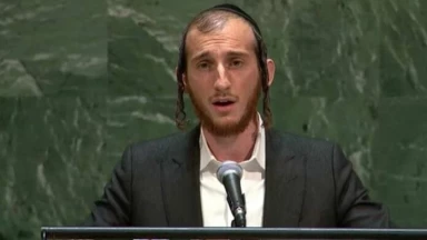 Un grand chanteur ‘hassidique émeut le monde entier au siège de l’ONU