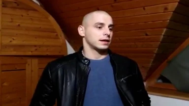 Un hongrois prie sur la tombe de Reb Shaya’la et sa femme guérit