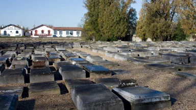 La profanation des tombes juives parisiennes