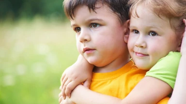 10 conseils pour cesser les querelles entre frères & sœurs