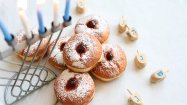 ‘Hanouka - Fête de la victoire des Juifs contre l’assimilation