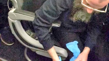 Kiddouch Hachem : un Juif Froum sauve la vie d’une passagère en plein vol aérien