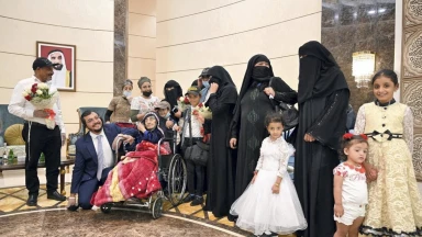 Retrouvailles émouvantes d'une famille juive yéménite séparée depuis 15 ans aux Emirats arabes unis