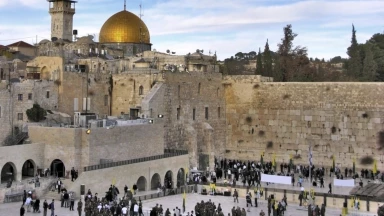 Kotel : un avrekh trouve une enveloppe de 2 milliards de dollars
