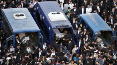 J'améliore une Mitsva pour l'âme des 5 défunts de l'attentat