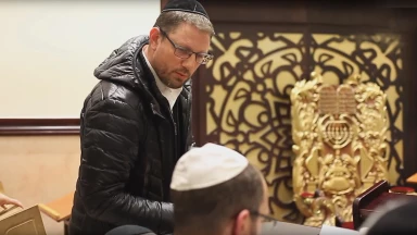 Campagne n°1 - Lever un Juif de sa place à la synagogue