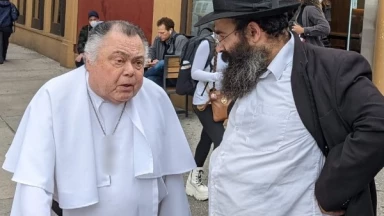 Quand un Rabbin de Brooklyn reconnecte un prêtre à son judaïsme