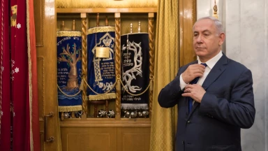 Binyamin Netanyahou étudie en ‘Havrouta avec son fils !