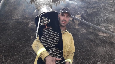 Baroukh Hachem : un Séfer Torah sauvé des flammes
