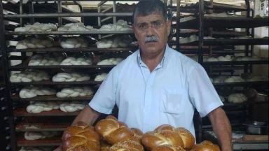 Magnifique : Yossi Lévy, le boulanger qui distribue des centaines de pains de Chabbath chaque vendredi