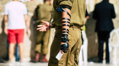 Mise des Téfilines du soldat hospitalisé suite à son immolation 