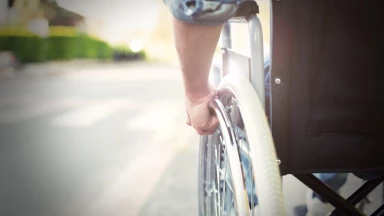Halakha & Médecine - Monter à la Torah lorsqu'on est en chaise roulante