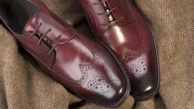 Un vieillard peut-il porter des chaussures en cuir à Kippour ?