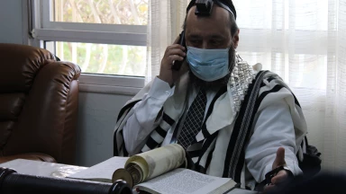 Sur le vif : même en confinement, les Rabbanim Torah-Box répondent à vos questions...