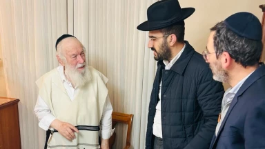 Reçus par le Gaon Rav Its'hak Zilberstein, auteur des "A'hat Chaalti" !