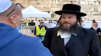 Le Kotel et les juifs vus par deux touristes des Emirats arabes unis