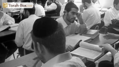 1 mois de voyage pour recoudre un bouton ?!