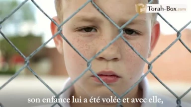 Les vêtements de Morde’haï, jeune rescapé de la Shoah