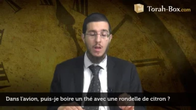Dans l'avion, boire un thé avec une rondelle de citron ?