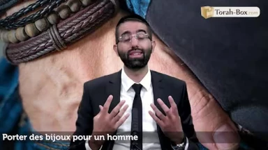 Porter des bijoux pour un homme