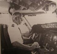 pilote d'avion en noir et blanc