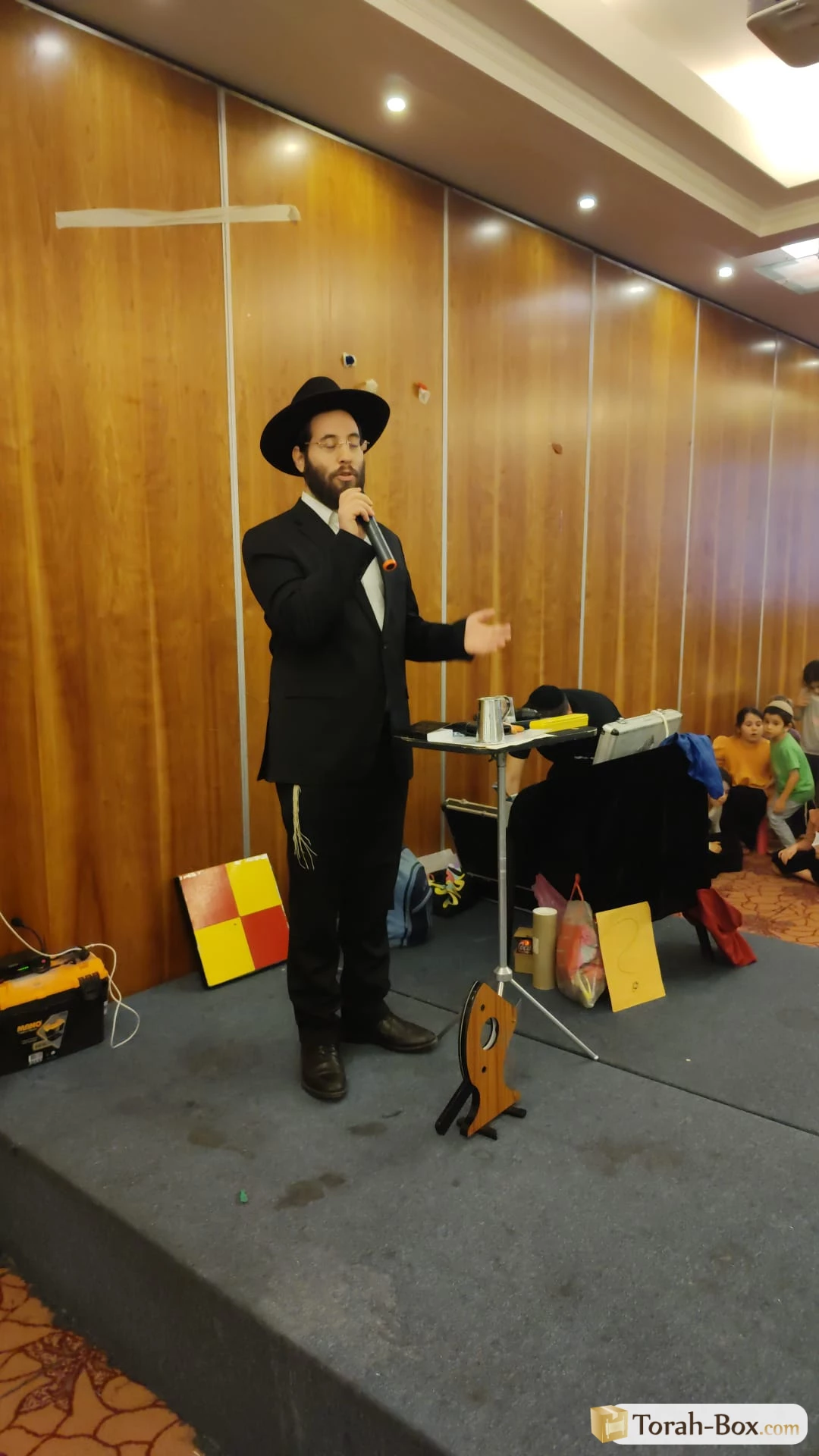 Torah-Box : un après-midi magique pour les familles de réfugiés 