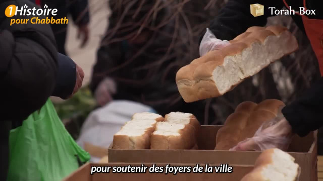 La femme aux dons de 1 dollar