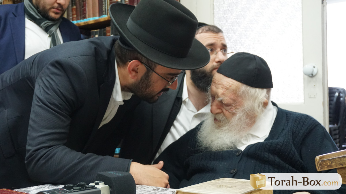 Visite du fondateur de Torah-Box, Binyamin Benhamou, au Rav Kanievsky 