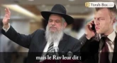 Au téléphone le Chabbath devant le Séfer Torah...