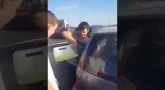 ‘Héssed en vidéo : 2 étudiants de Yéchiva aident cette dame en panne sur l'autoroute !