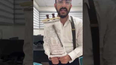 Répondez à cette question de M. Benhamou et recevez ce petit Séfer Torah