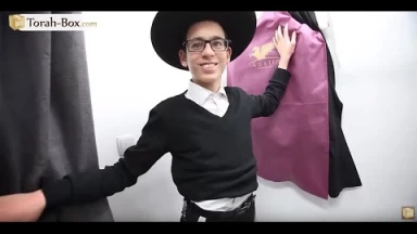 [Vidéo] Distribution de 220 costumes en Israël !