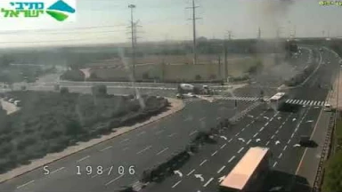 Vidéo d’un nouveau miracle en Israël : une roquette tombe en pleine route sans faire une seule victime !